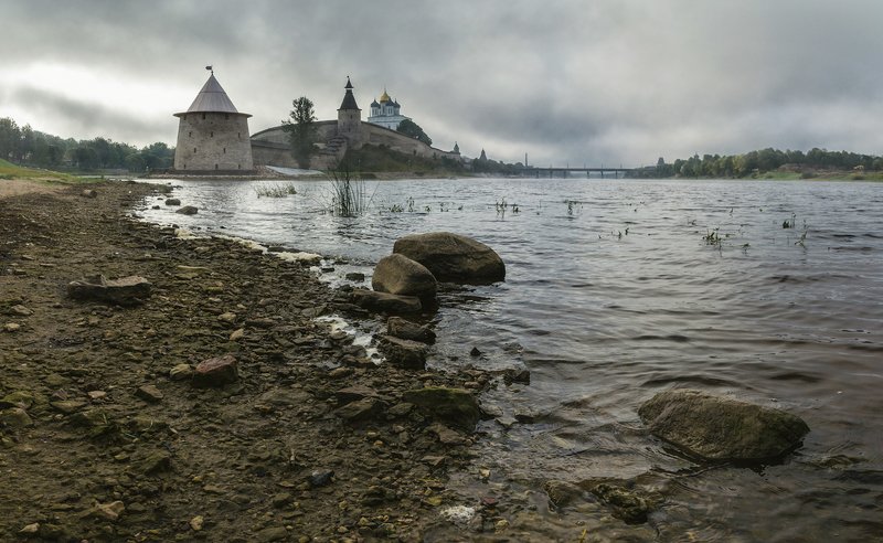 псков, город, кром. архитектура Сентябрь в Пскове фото превью