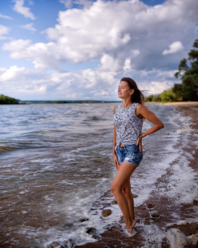 девушка, пляж, ветер, море, портрет Wind of changes фото превью