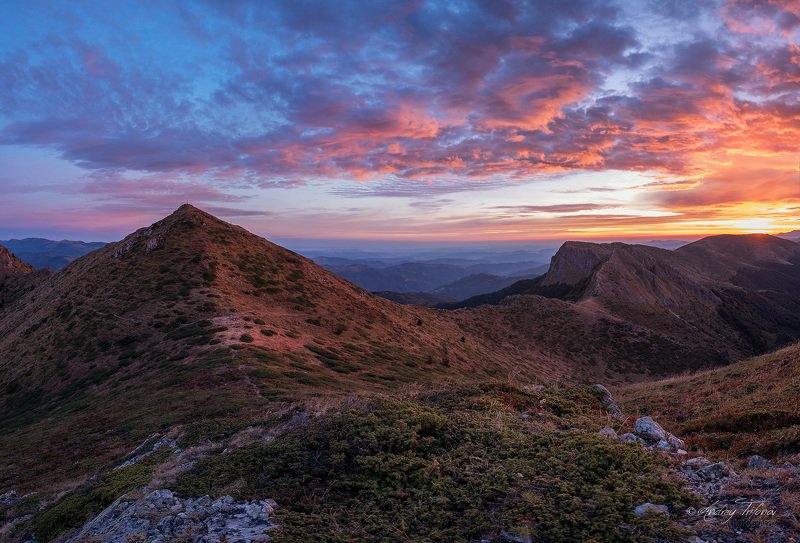 The sky is on fire фото превью