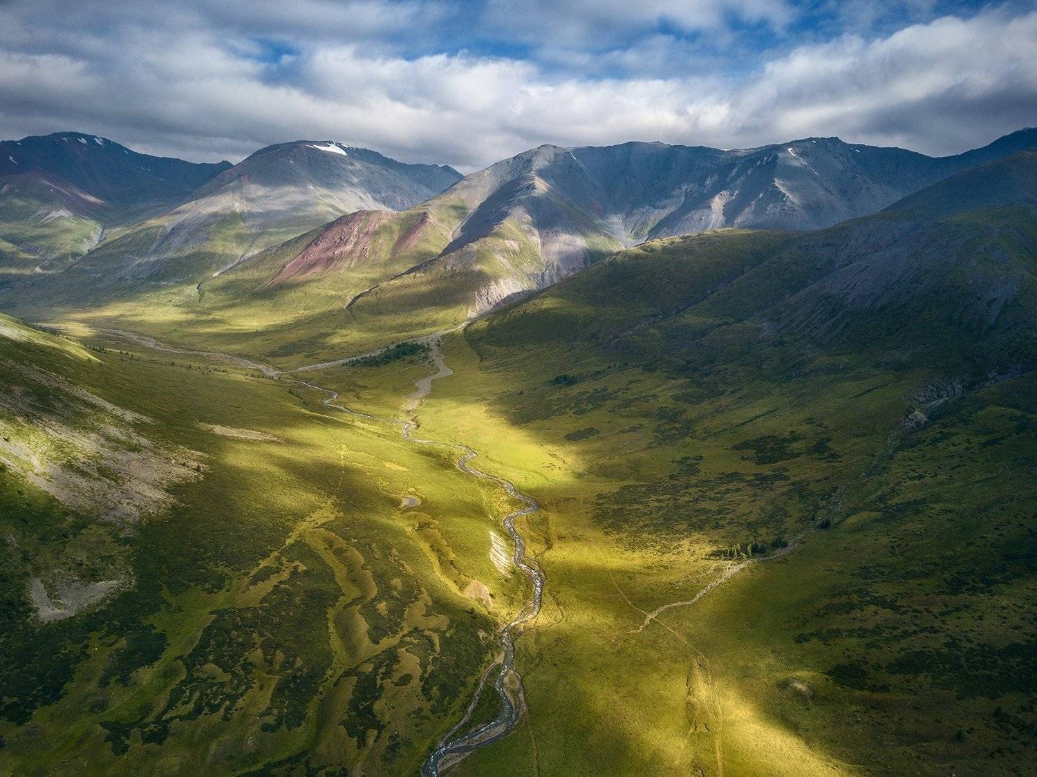 пейзаж, природа, ущелье, горы, высота, полет, дрон, квадрокоптер, река, тара, дара, южно, чуйский, хребет, алтай, сибирь, поход, путешествие, пятна, солнечные, большой, высокий, облака, далекий, Дмитрий Антипов