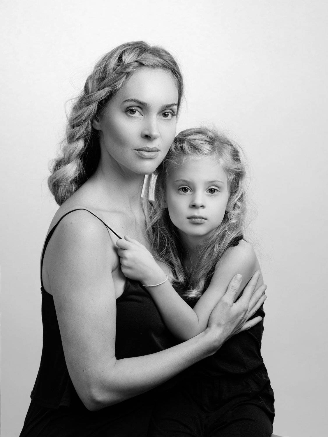 портрет , взгляд , цвет ,волосы , красивые губы ,нежность ,девочка, Natalia Kholodova