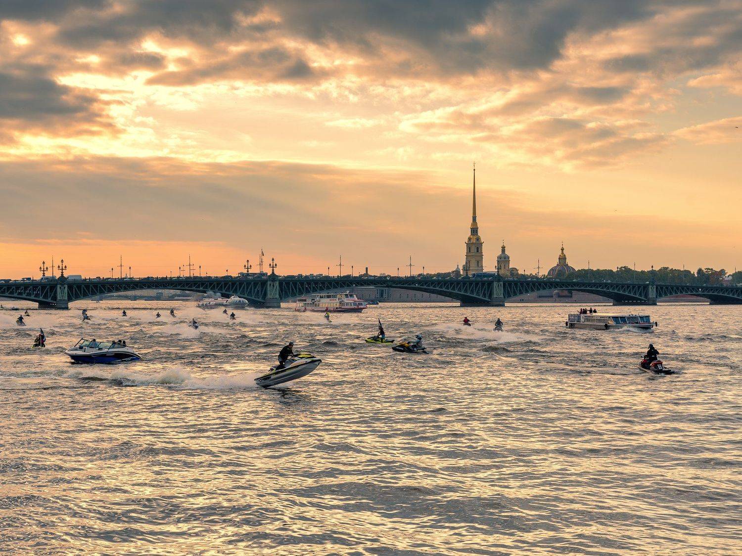 город, гидроцикл, река, осень, закат, солнце, крепость, Вавилова Елизавета