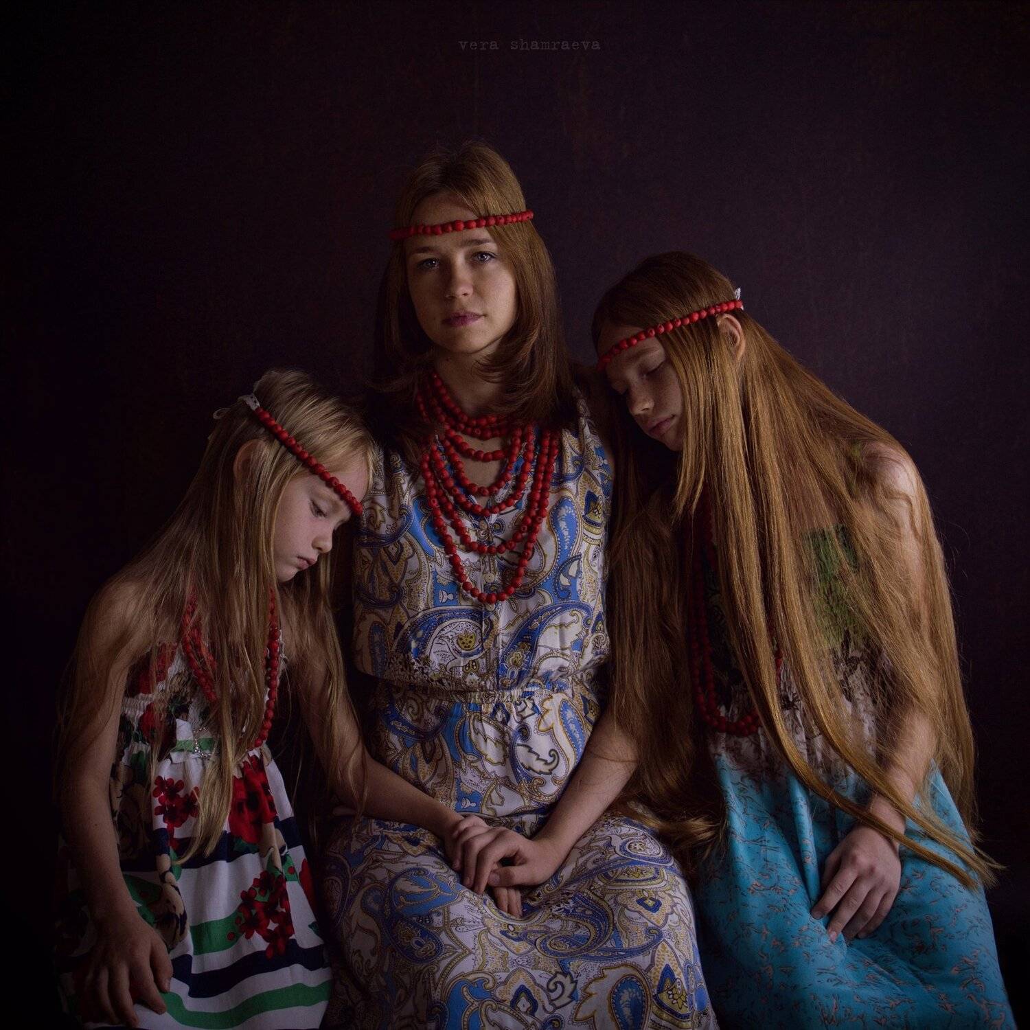 женский портрет, осень рябиновые бусы. вера шамраева, Вера Шамраева