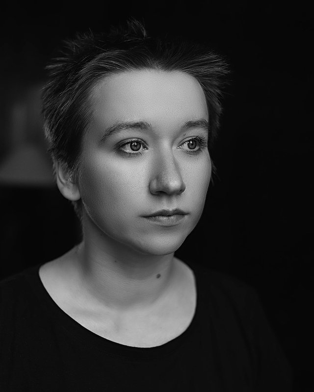 девушка портрет черно-белое глаза Юлия фото превью
