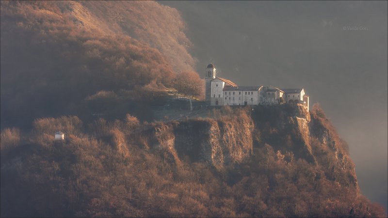 италия,монастырь,фелтре,утро,monte miesna,feltre Аббатство Сан Витторе фото превью