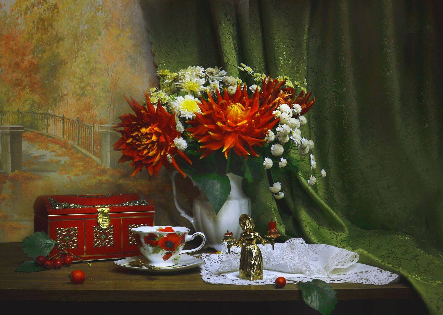 still life, натюрморт,фото натюрморт, сентябрь, осень, цветы,георгины, хризантемы, картина маслом,подсвечник, бронза, фарфор, чашка, свечи, настроение,шкатулка, Колова Валентина