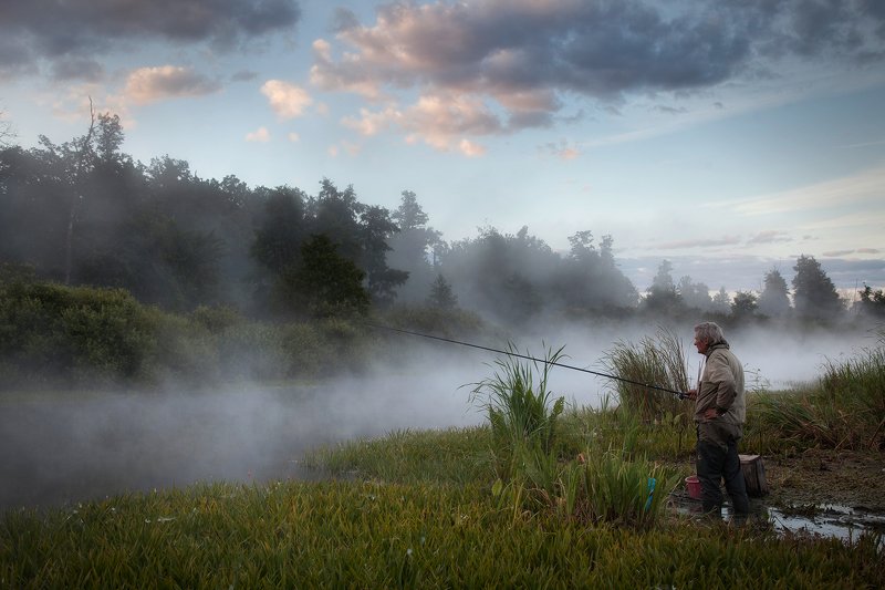 река,утро,туман,рыбак,трава,лето Утренняя рыбалка. фото превью