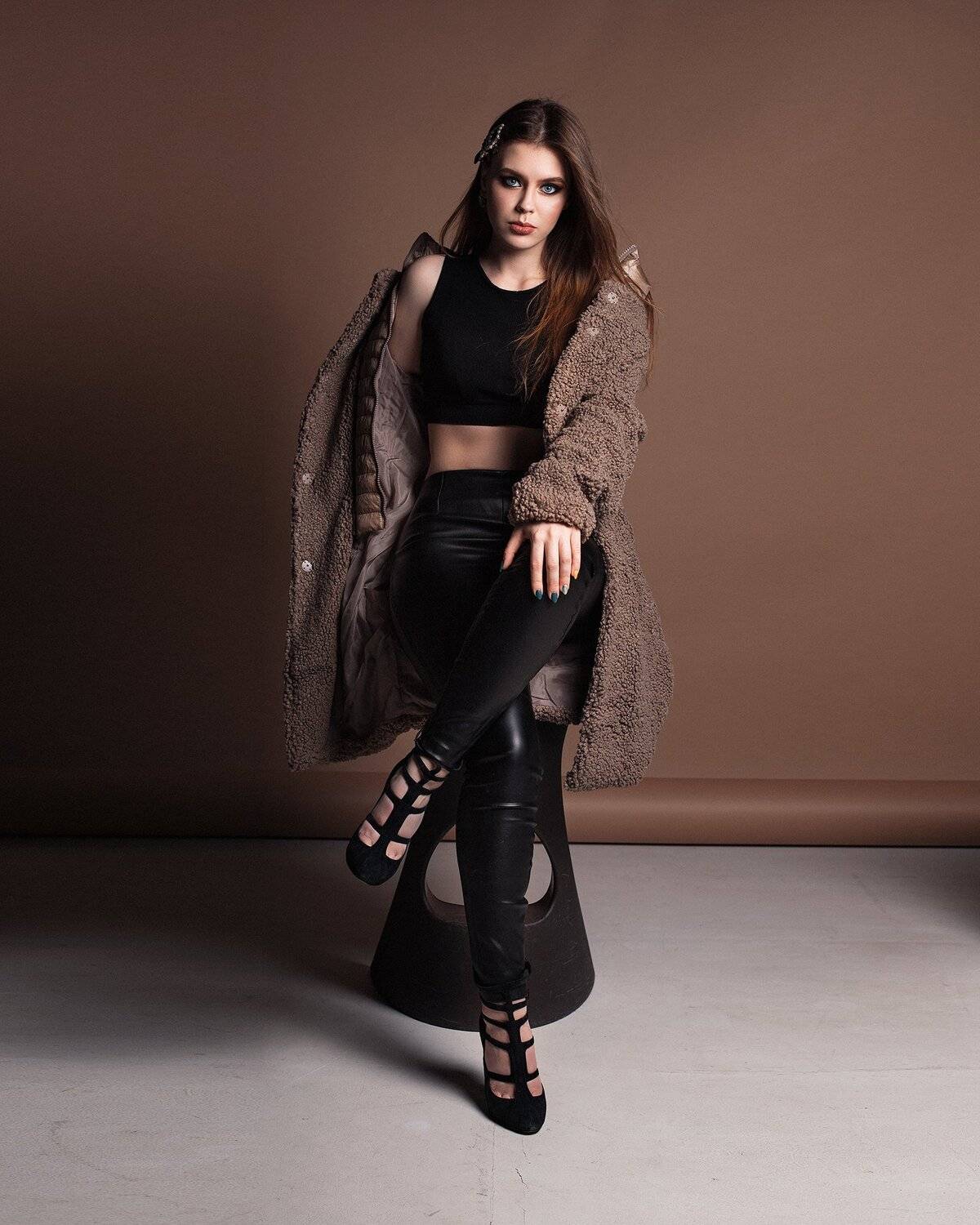 женский портрет, шикарная, красотка. девушка, фэшн, pretty woman, fashion, adult, lips, portrait, girl, attractive, pretty, model, hair, beautiful, natural, female, smile, beauty, studio, lady, elegance, glamour, curly, elegant,, Мелана Романова