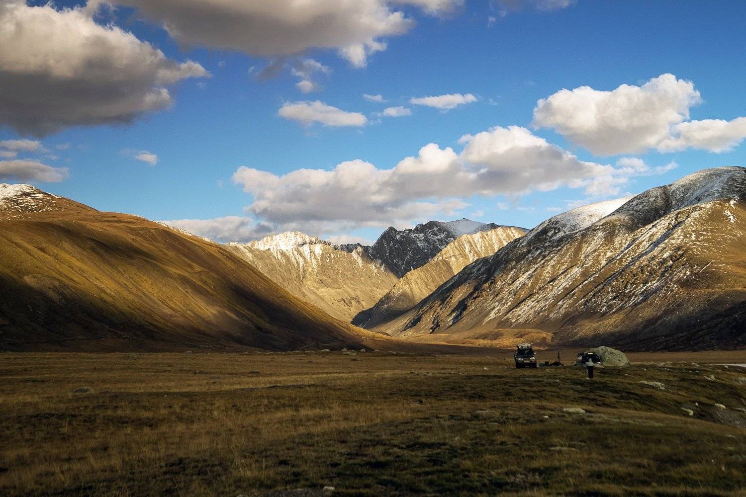 природа  алтай  горы пейзаж путешествие осень тени долина облака тучи плато предгорье хребет чихачева, Людмила