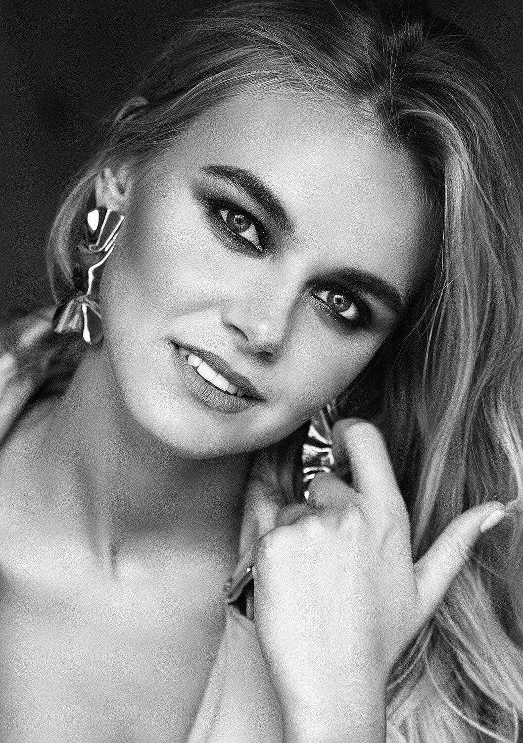 женский портрет, шикарная, красотка. девушка, фэшн, pretty woman, fashion, adult, lips, portrait, girl, attractive, pretty, model, hair, beautiful, natural, female, smile, beauty, studio, lady, elegance, glamour, curly, elegant,, Мелана Романова