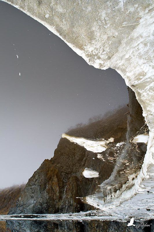 море, берег, прилив, лед, весна, скала, состояние души Как-то всё иначе фото превью
