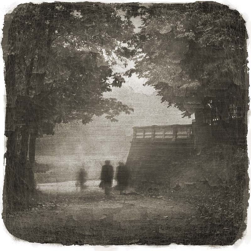 Гуляя по парку фото превью