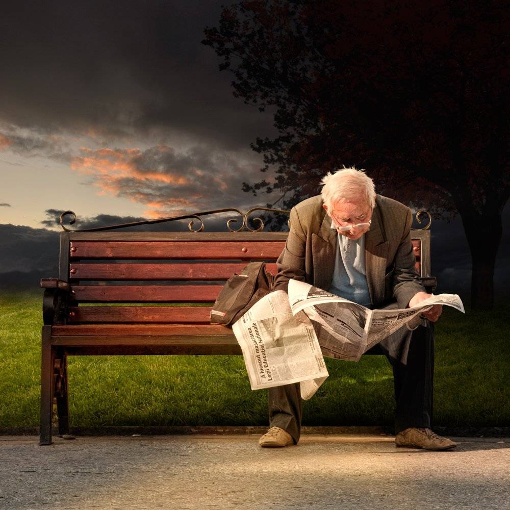 sky, light, clouds, tree, bench, grass, man, wood, dark, paper, newspaper, forecast, Caras Ionut