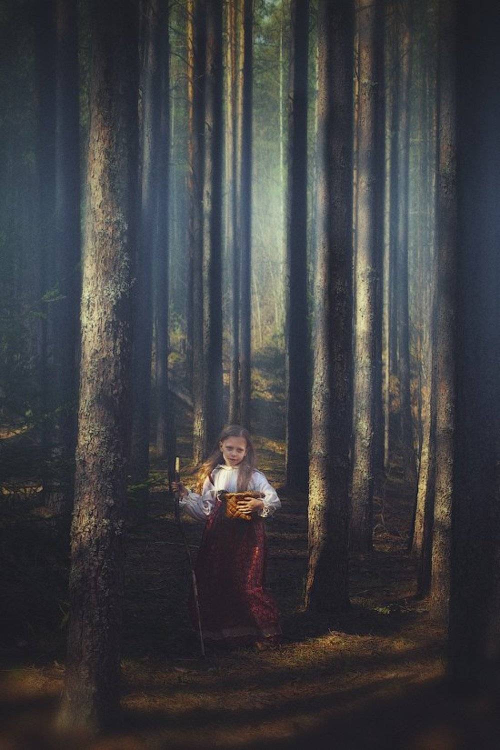 лес, девочка, история, сказка, дерево, корзинка, ягоды, посох, одежда, русская, dyadyavasya, Дмитрий Шамин