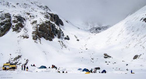 Про населенность ледника Актру в мае