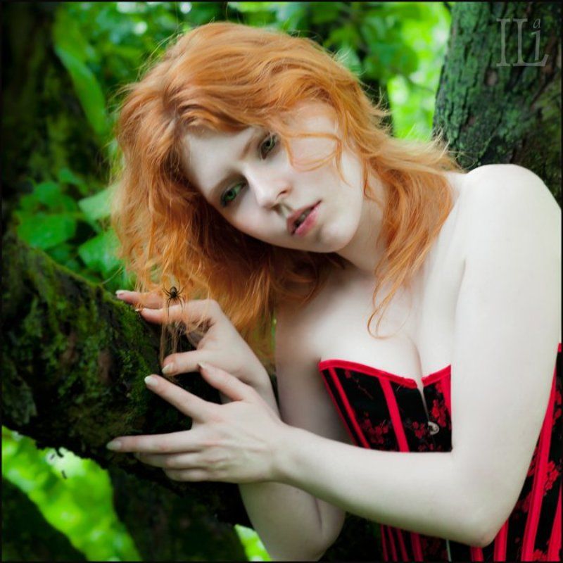 рыжая, девушка Арахнофобия фото превью
