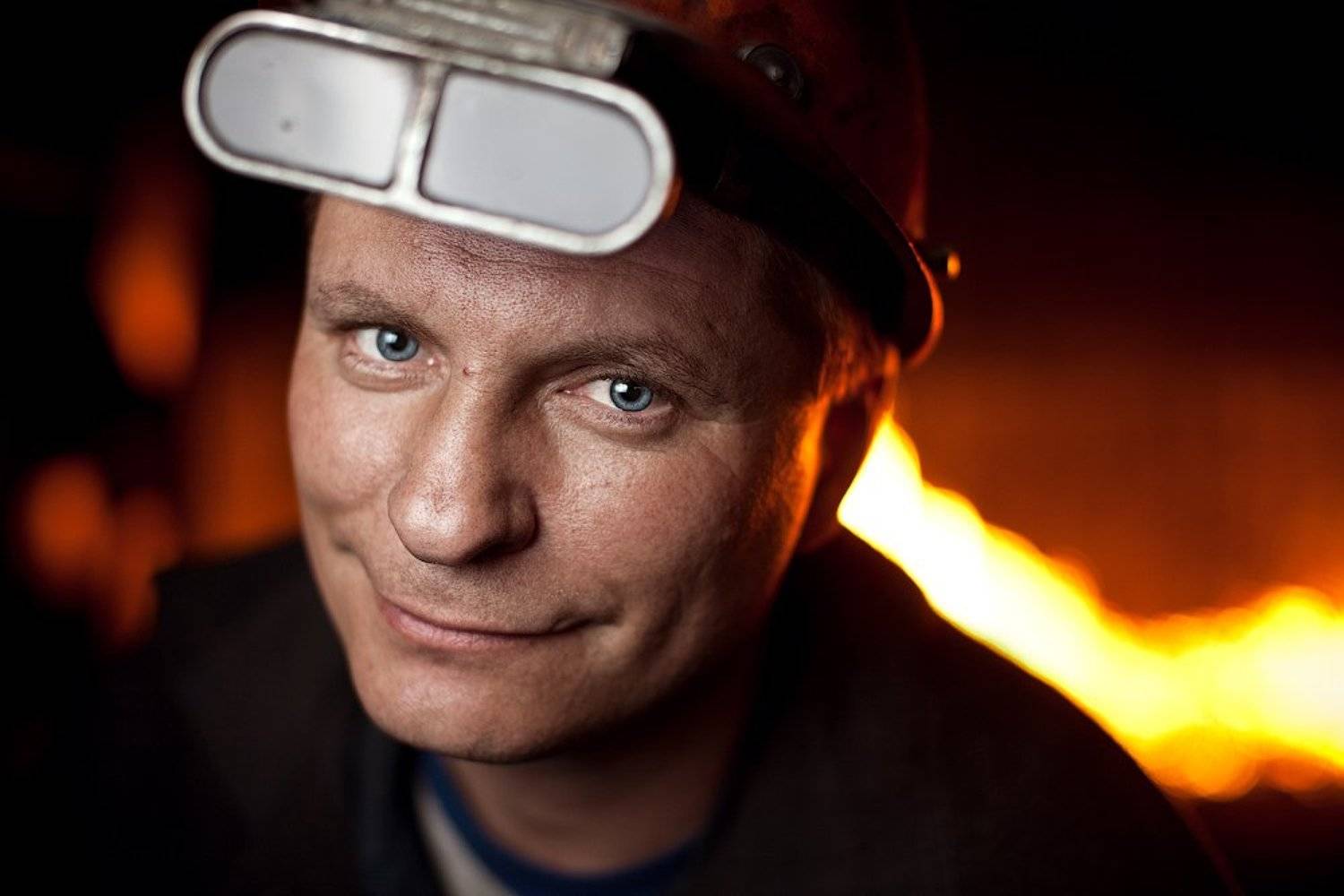 fire, , portrait, , eyes, , hat, , man, hot, , helmet, , work, , worker, , metall, Шаленкин Роман