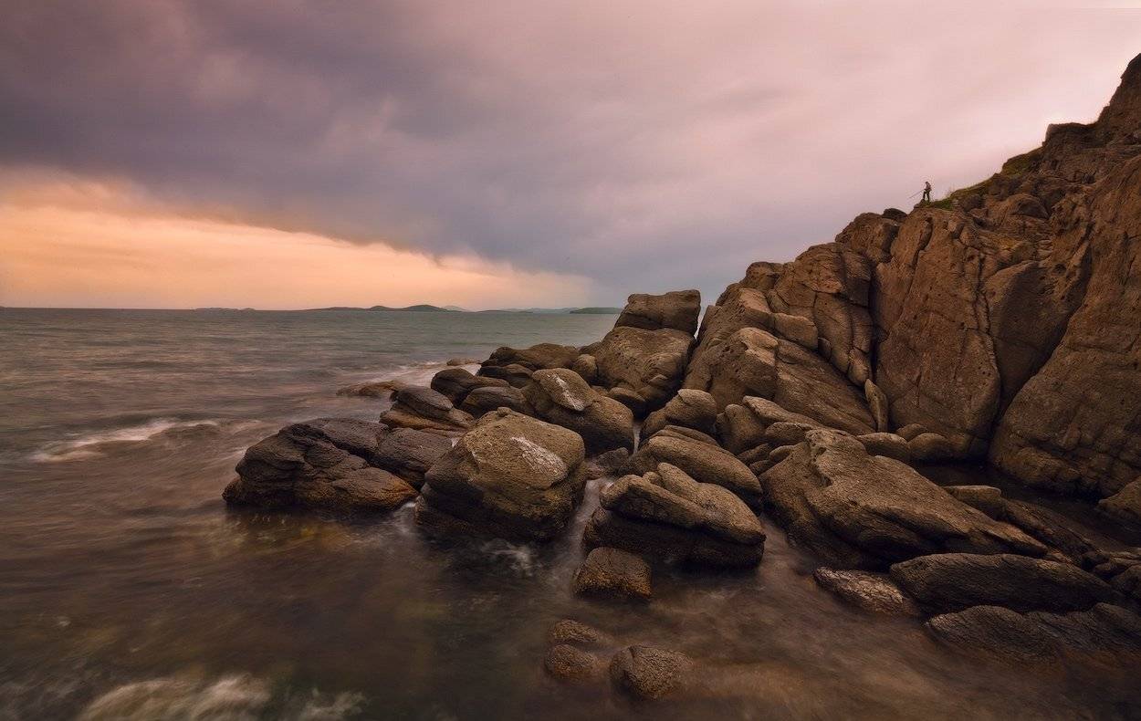 вечер, скалы, рыбак, море, Андрей Кровлин