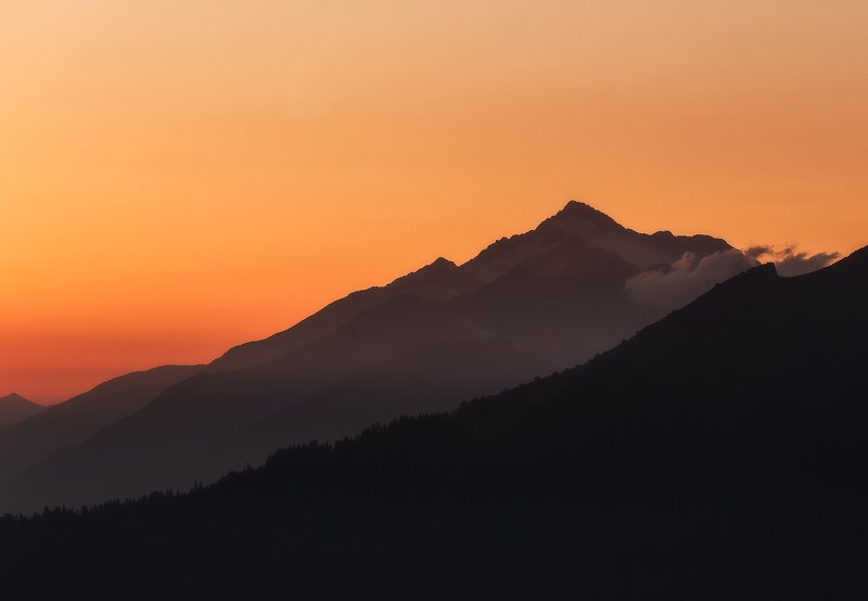 Сочи, горы, Красная Поляна, пейзаж, лето, закат Апельсиновый закат фото превью