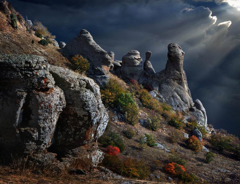 каменные-монстры-крыма, горы, скалы, зеленогорье, панагия, алушта, демерджи, крым, симеиз, чатырдаг Окаменевшие ИДОЛЫ Долины Привидений фото превью