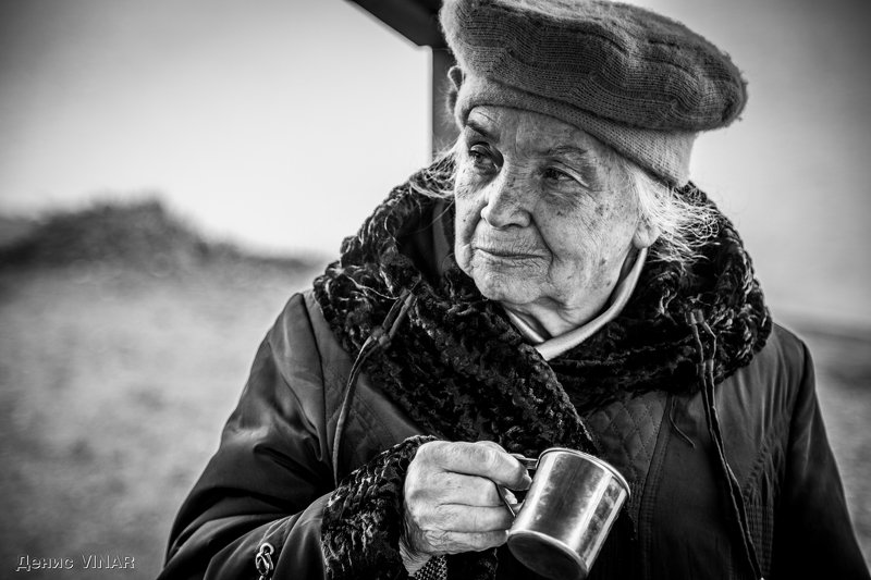 За кружкой чая фото превью