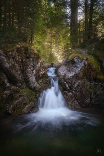 Водопад у Черного Озера