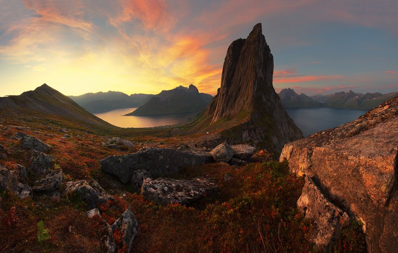 Сегла в сиянии солнечных лучей фото превью