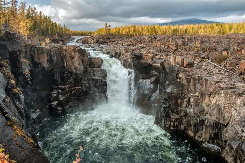 Нёральский водопад. Путорана.