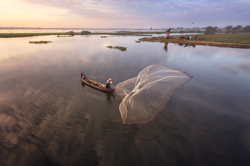 amarapura, asia, asian, balance, birma, blue, boat, burma, burmese, catch, countryside, culture, dawn, early, fish, fisherman, fishing, freshwater, kayak, labor, lake, landscape, life, man, mandalay, morning, myanmar, nature, net, outdoor, paddle, reflect The Gathering - Earth фото превью