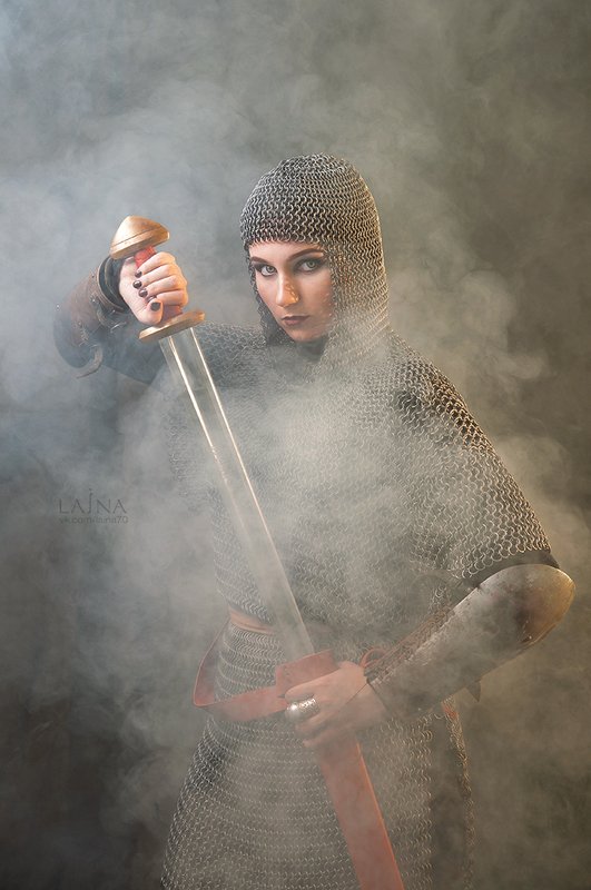 доспехи, девушка, портрет, меч, воин *** фото превью