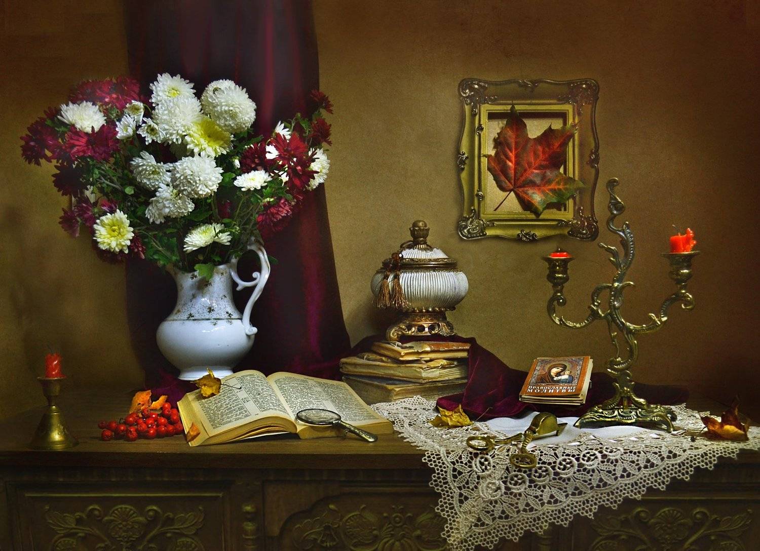 still life, натюрморт, фото натюрморт,цветы, хризантемы,  свечи, рябина, праздник, покров, подсвечник, осень, листья кленовые ,октябрь, книги, still life, Колова Валентина