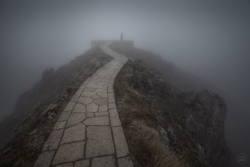 черногория, туман, горы, ловчен Между телом и духом фото превью