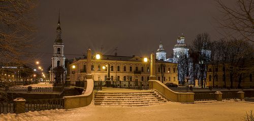 Зимний ночной Никольский собор .