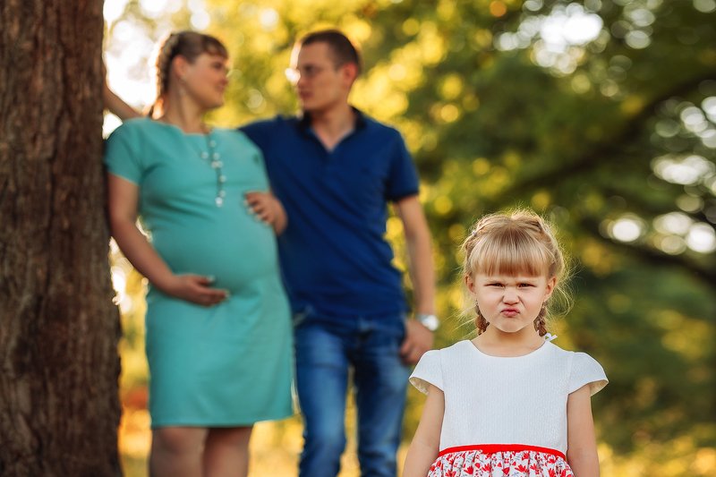 семья, беременность, мама, папа, дочь, девочка, любовь, лето, вечер  фото превью