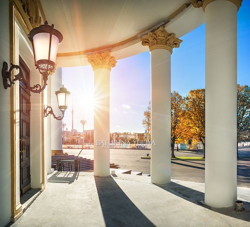 Колоннада павильона