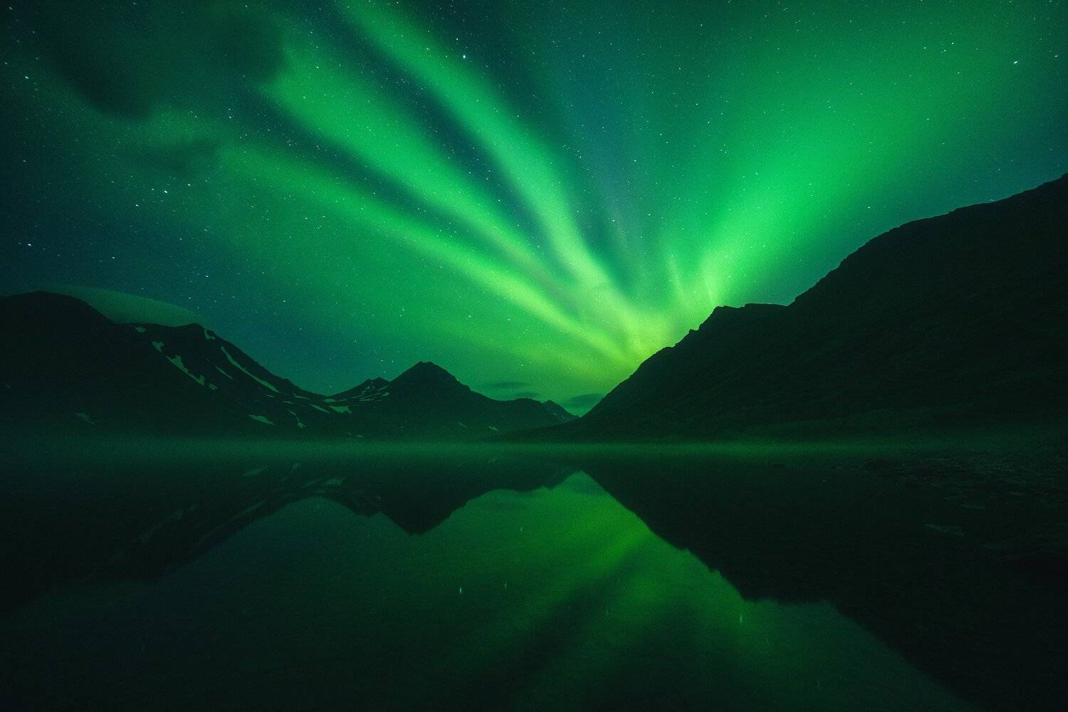 россия, урал, полярный урал, ямао, ямал, пейзаж, природа, осень, горы, река, озеро, ночь, тундра, заполярье, северное сияние, аврора, отражение, Оборотов Алексей