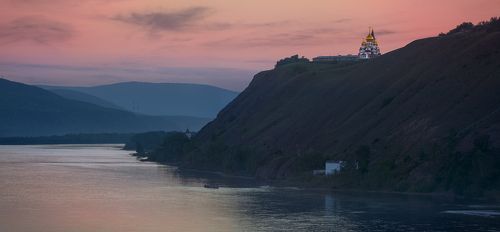 Купола на берегу Енисея