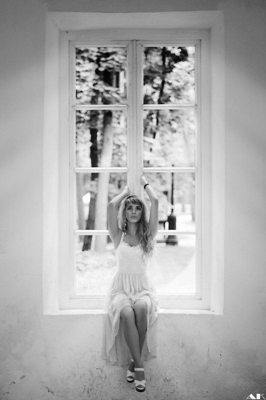 b/w, window, girl, light The window фото превью
