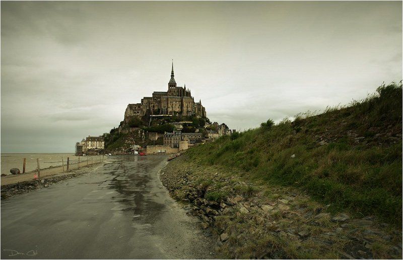 франция, аббатсво, мон-сен-мишель, дорога, непогода Mont Saint-Michel фото превью