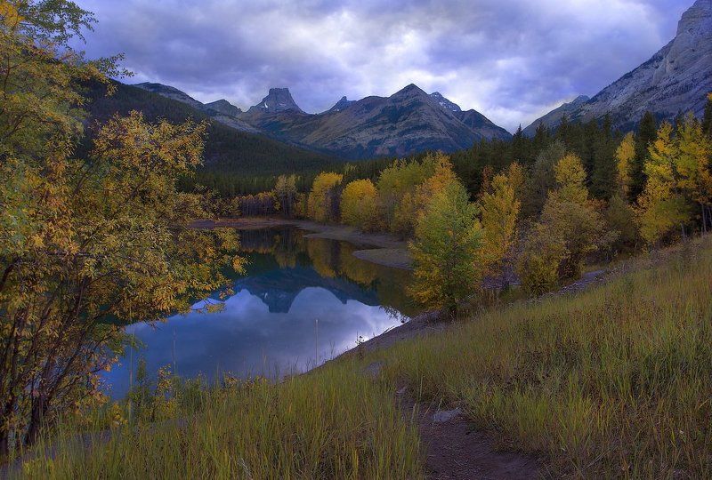 канада, скалистые горы, озеро, осень, отражения *** фото превью