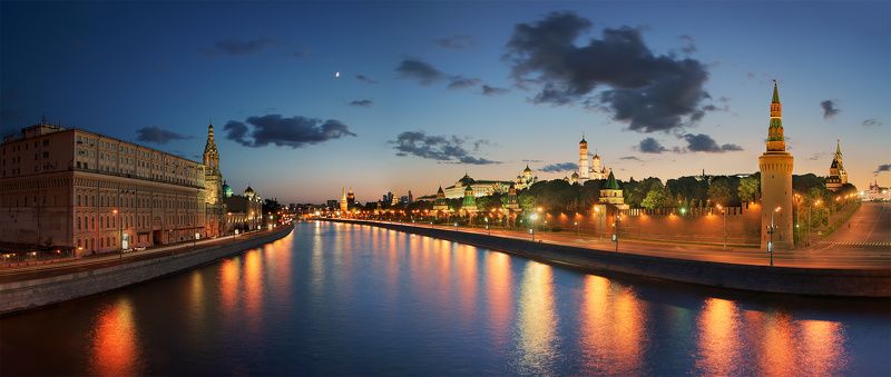 кремль, москва Весенний вечер в Москве. фото превью