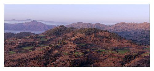 Вот стою на краю я в лыжи обутый...