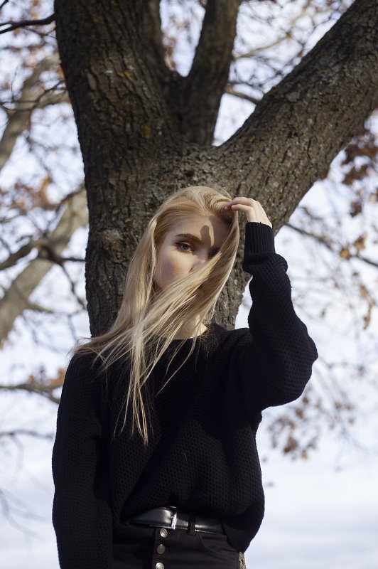 portrait,girl,beautiful,autumn,fashion,screative,shine,девушка,портрет,осень,октябрь,october,color,field,beautifulgirl,illustration,fashiongirl,autumn2019,осень2019,креатив,white,wastelan,пустошь,red,yellow,autumnmood,sun,autumn sun,осеннеесолнце,gothic,b *** фото превью