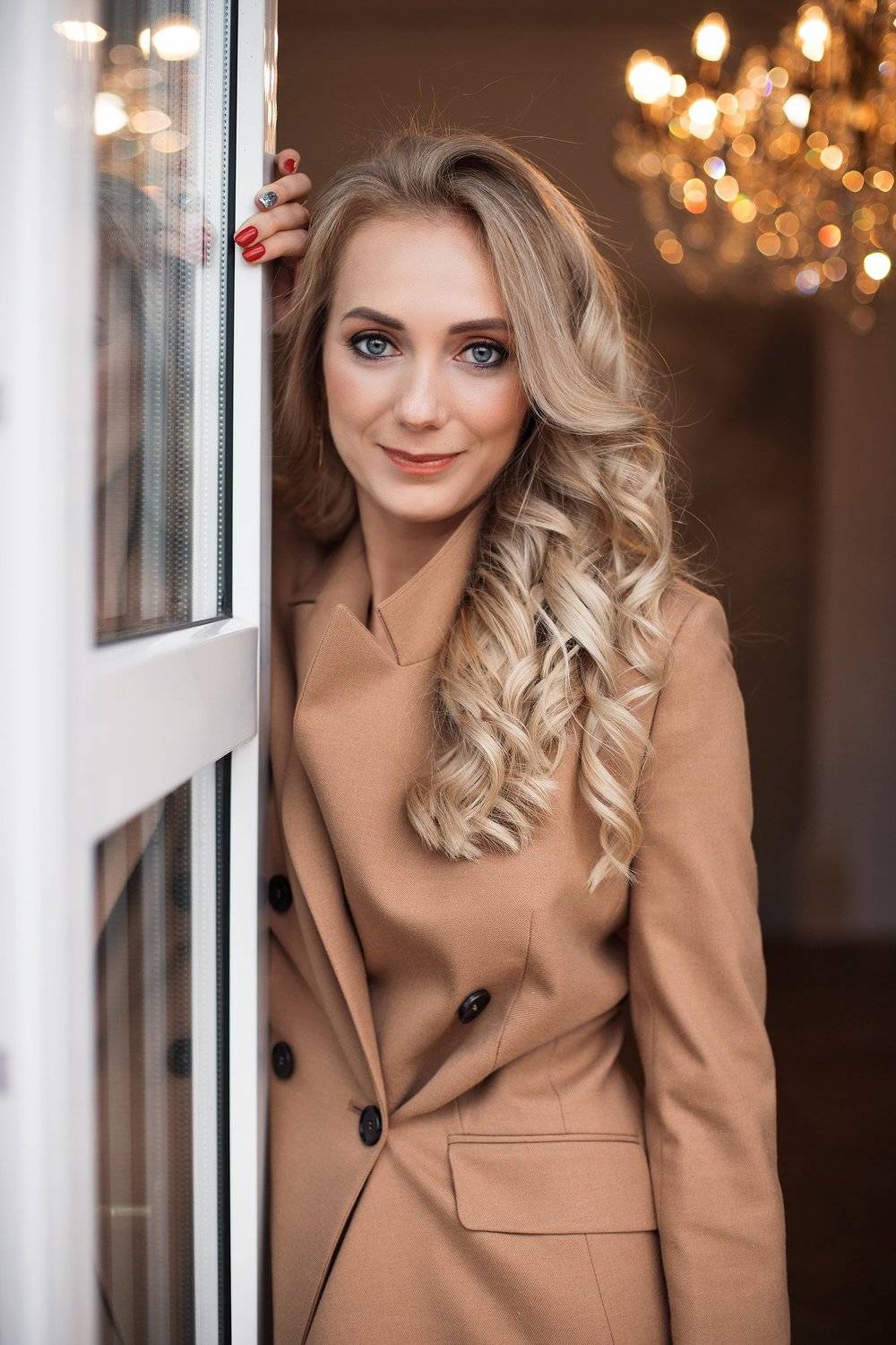 женский портрет, шикарная, красотка. девушка, фэшн, pretty woman, fashion, adult, lips, portrait, girl, attractive, pretty, model, hair, beautiful, natural, female, smile, beauty, studio, lady, elegance, glamour, curly, elegant,, Мелана Романова