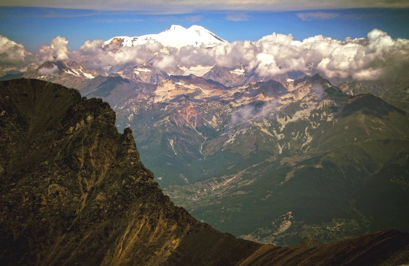 elbrus, georgia, lahla. Giant Elbrus view from Lahla summit. фото превью