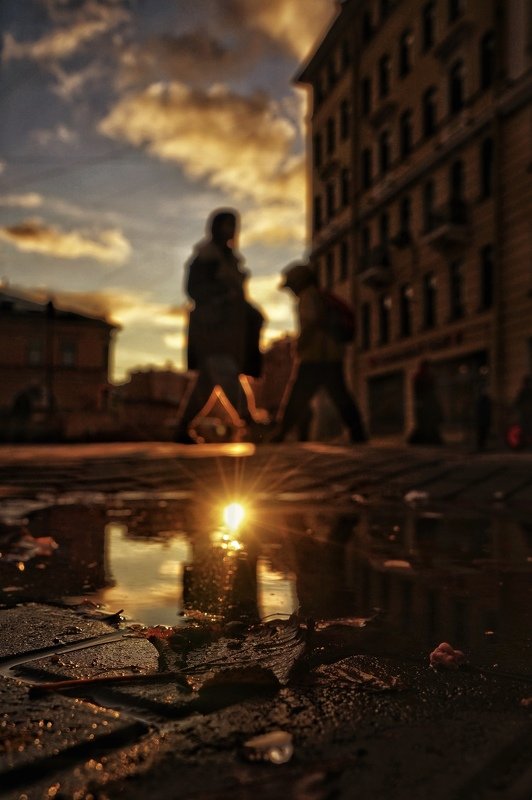 петербург город пейзаж люди streetphoto облака осень Осенний Петербург. Искал сюжеты прямо под ногами фото превью