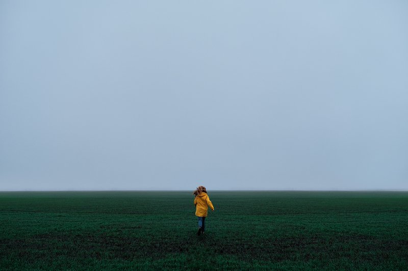 outdoors, people, day, one person, nature, sky, landscape, women, beauty in nature, lifestyles, russia, samara, green, blue, minimalism, contrast, yellow Endless field фото превью