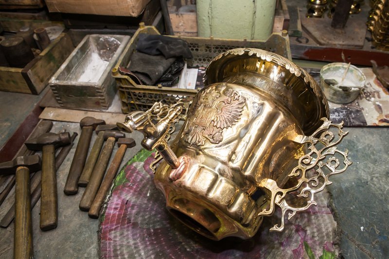 самовары На производстве самоваров фото превью