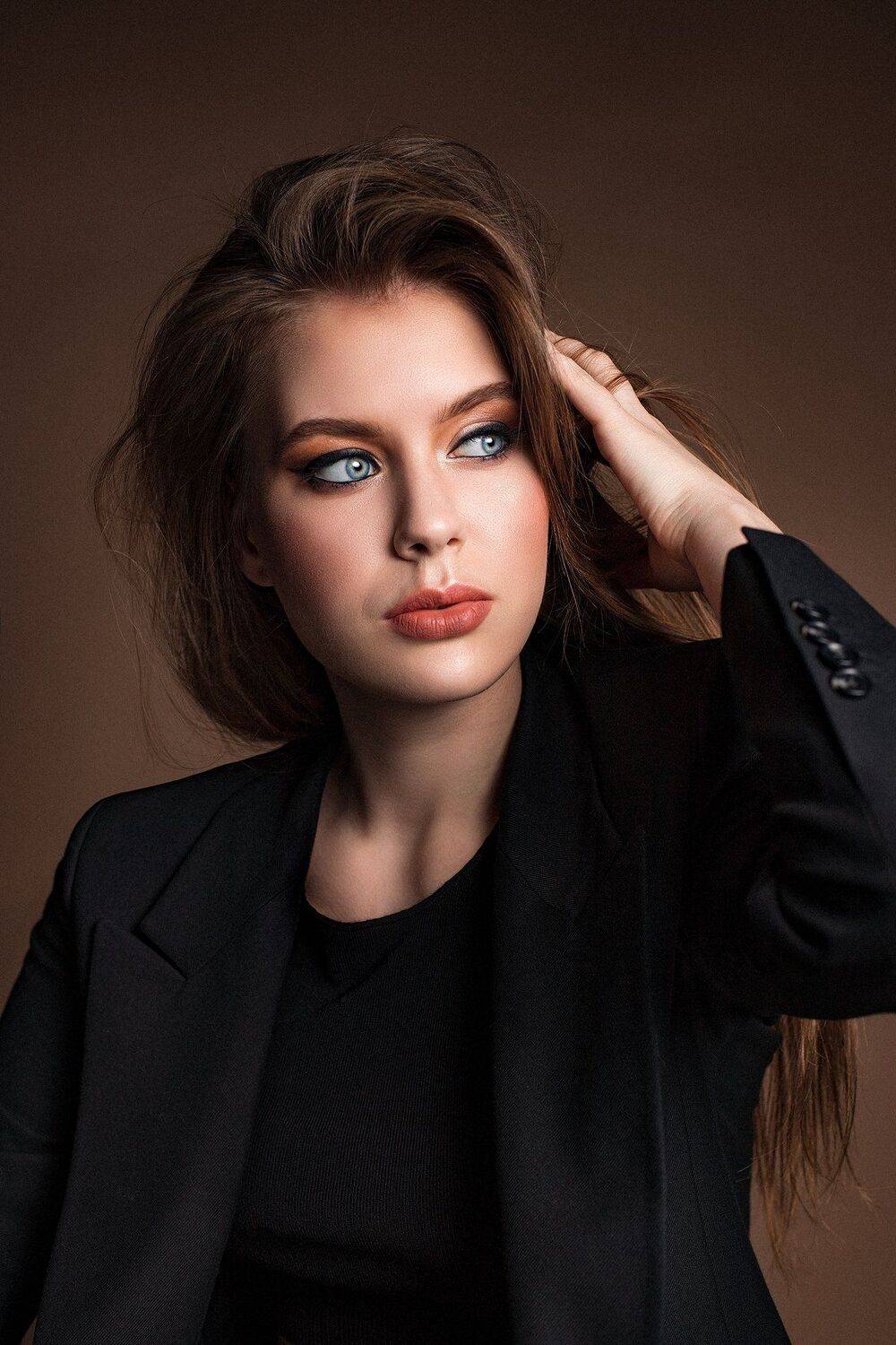 женский портрет, шикарная, красотка. девушка, фэшн, pretty woman, fashion, adult, lips, portrait, girl, attractive, pretty, model, hair, beautiful, natural, female, smile, beauty, studio, lady, elegance, glamour, curly, elegant,, Мелана Романова