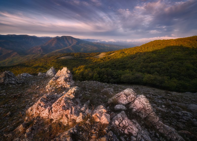 рассвет, горы, крым, чатырдаг Рассвет у подножья плато Чатыр-Даг, Крым фото превью